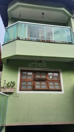 Imagem Sobrado com 242 metros quadrados, 3 dormitórios sendo 1 suíte com armários, 4 banheiros, 1 lavabo...