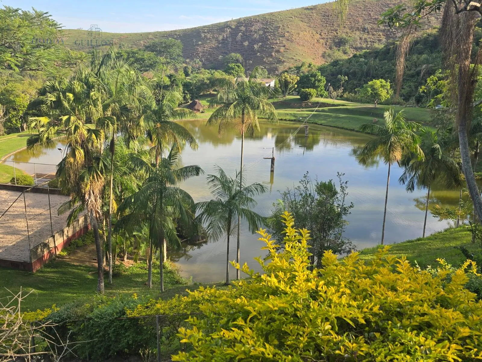 Foto do imóvel Sítio de 33,68 ha com Lago, Vista para a Serra da Mantiqueira e 3 Casas