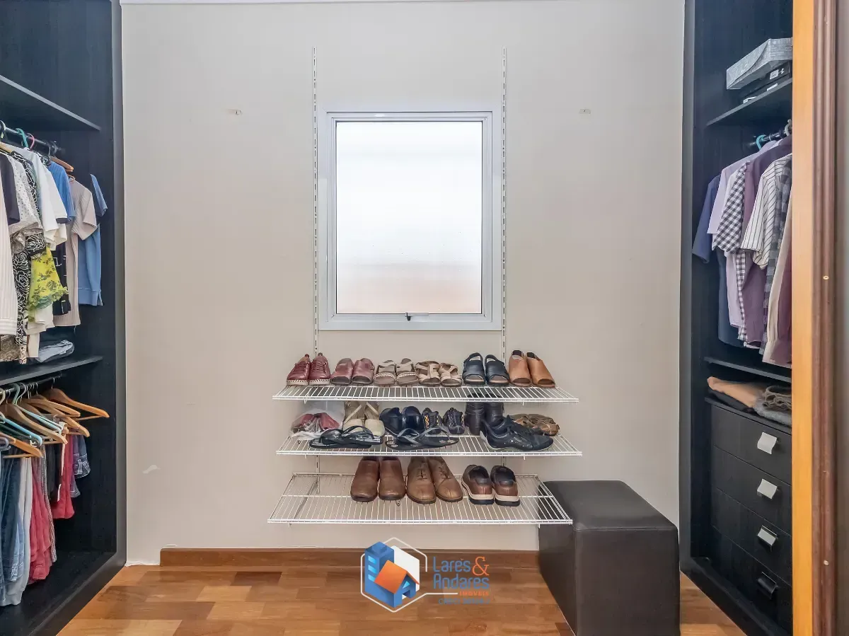 Imagem Sobrado para venda em Vila Carrão com 3 quartos, sendo 3 suítes, 289m²