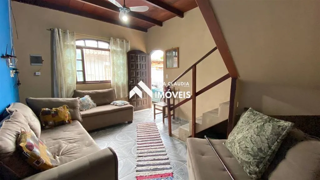 Imagem Casa a venda em Mongaguá litoral de São Paulo, ótima localização próxima a comércios da região casa de praia com jeitinho de interior.
