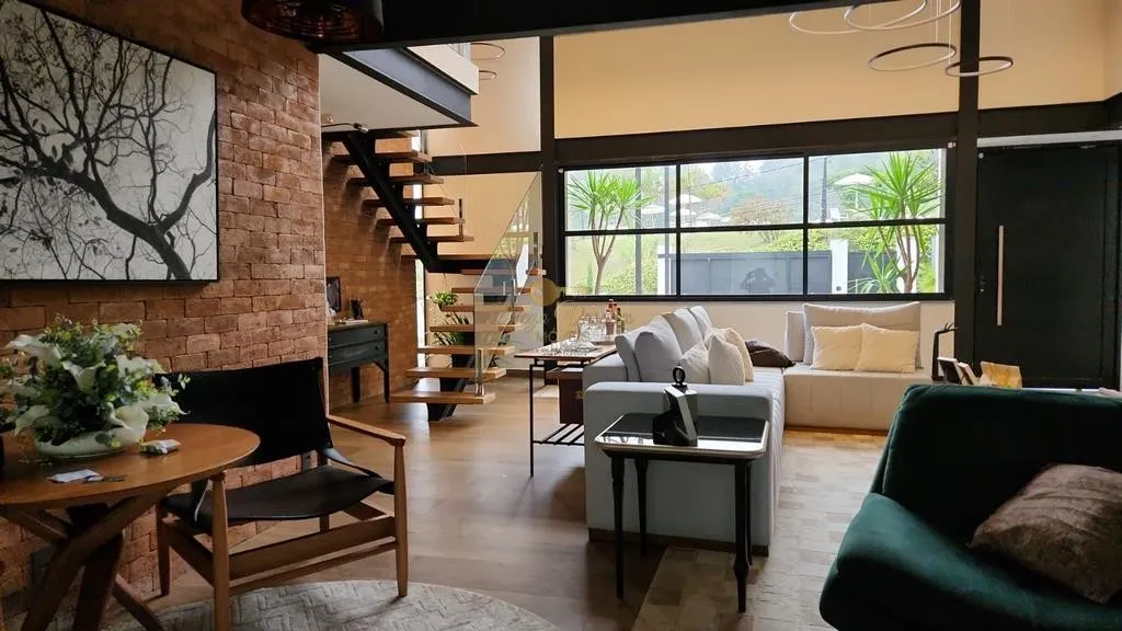 Imagem Casa para Venda em Teresópolis / RJ no bairro Iucas