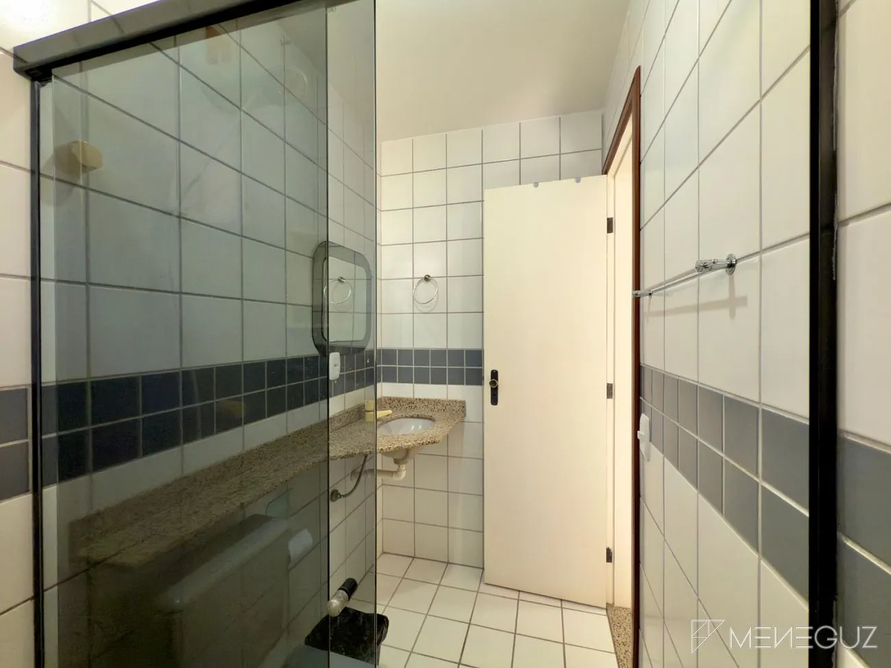 Imagem Exclusivo: Apartamento mobiliado, 3 quartos e DCE, na melhor localização da Praia do Morro.