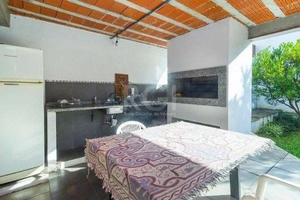 Imagem Casa para Venda - 227m², 3 dormitórios, sendo 1 suites, 4 vagas - Azenha