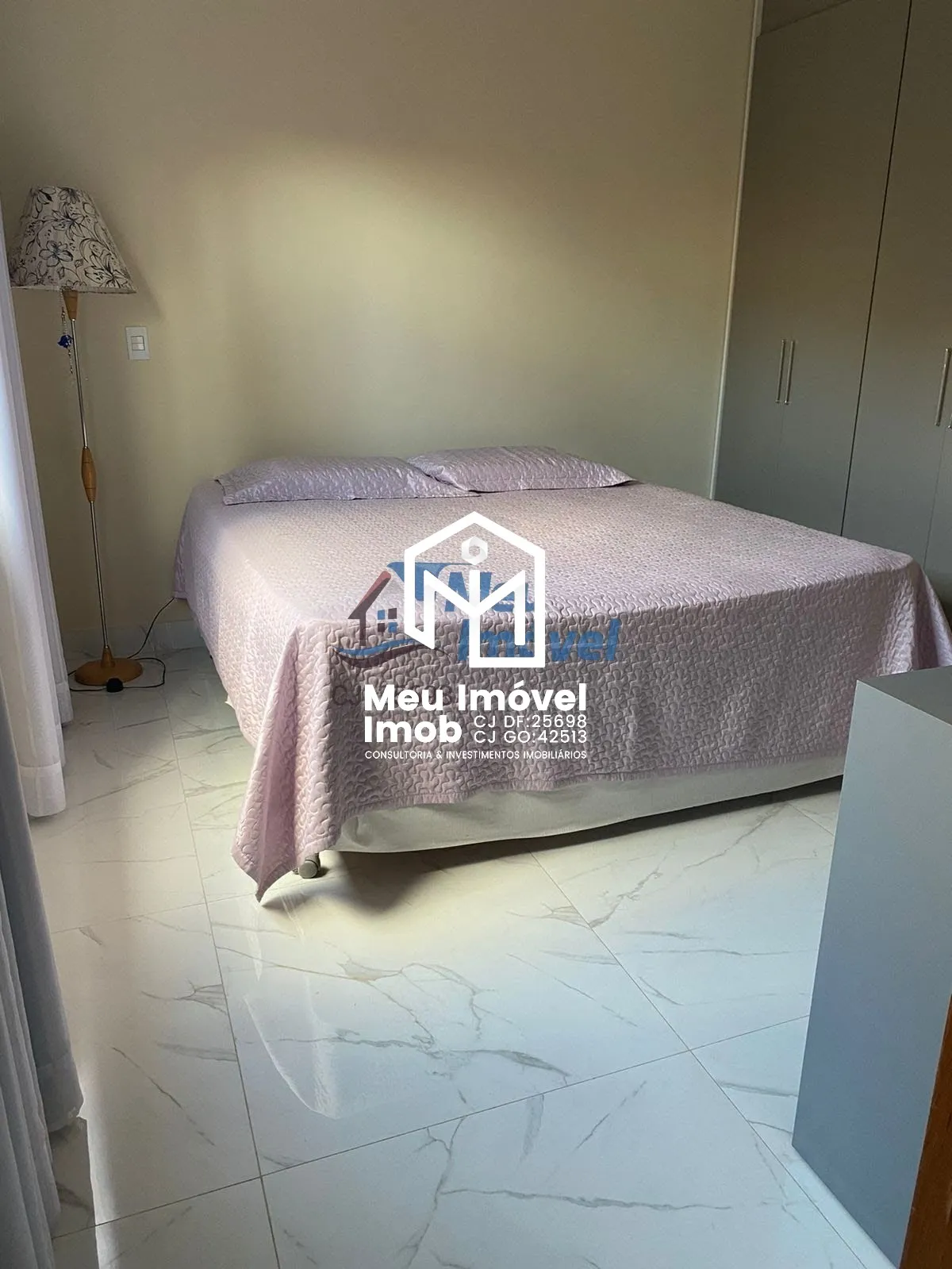 Imagem Casa 4 Quartos 4 Suítes 8 Vagas 350m² Reformada