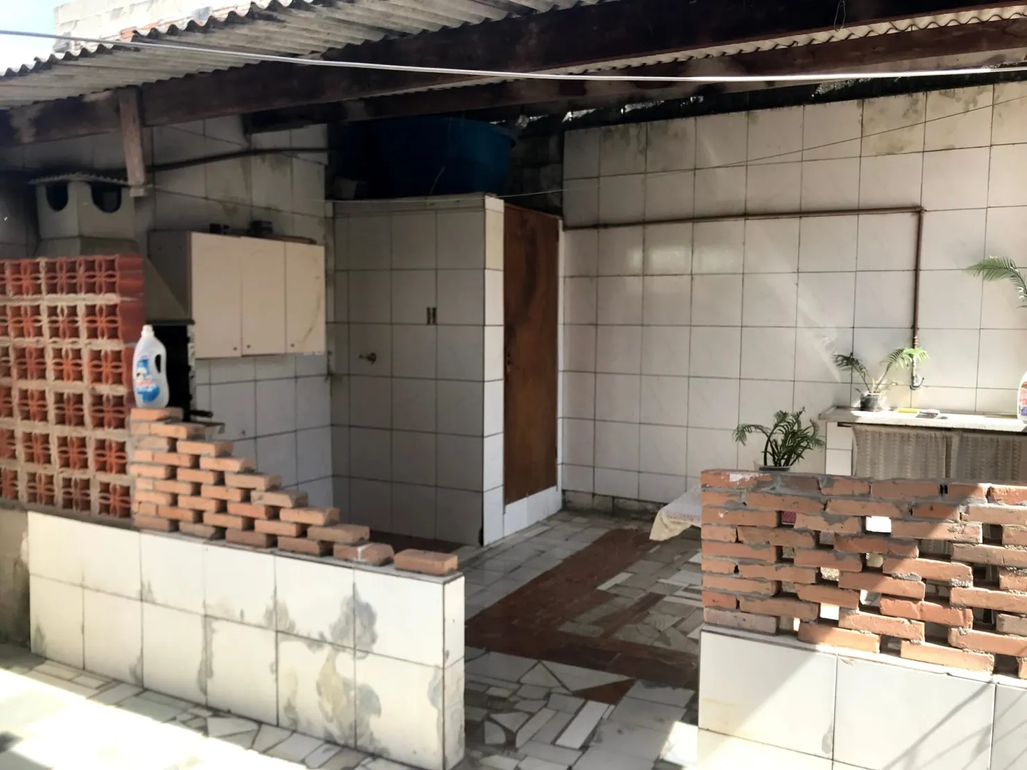 Imagem Casa à venda 3 Quartos, 1 Suite, 2 Vagas, 3M², Conjunto Residencial Araretama, Pindamonhangaba - SP