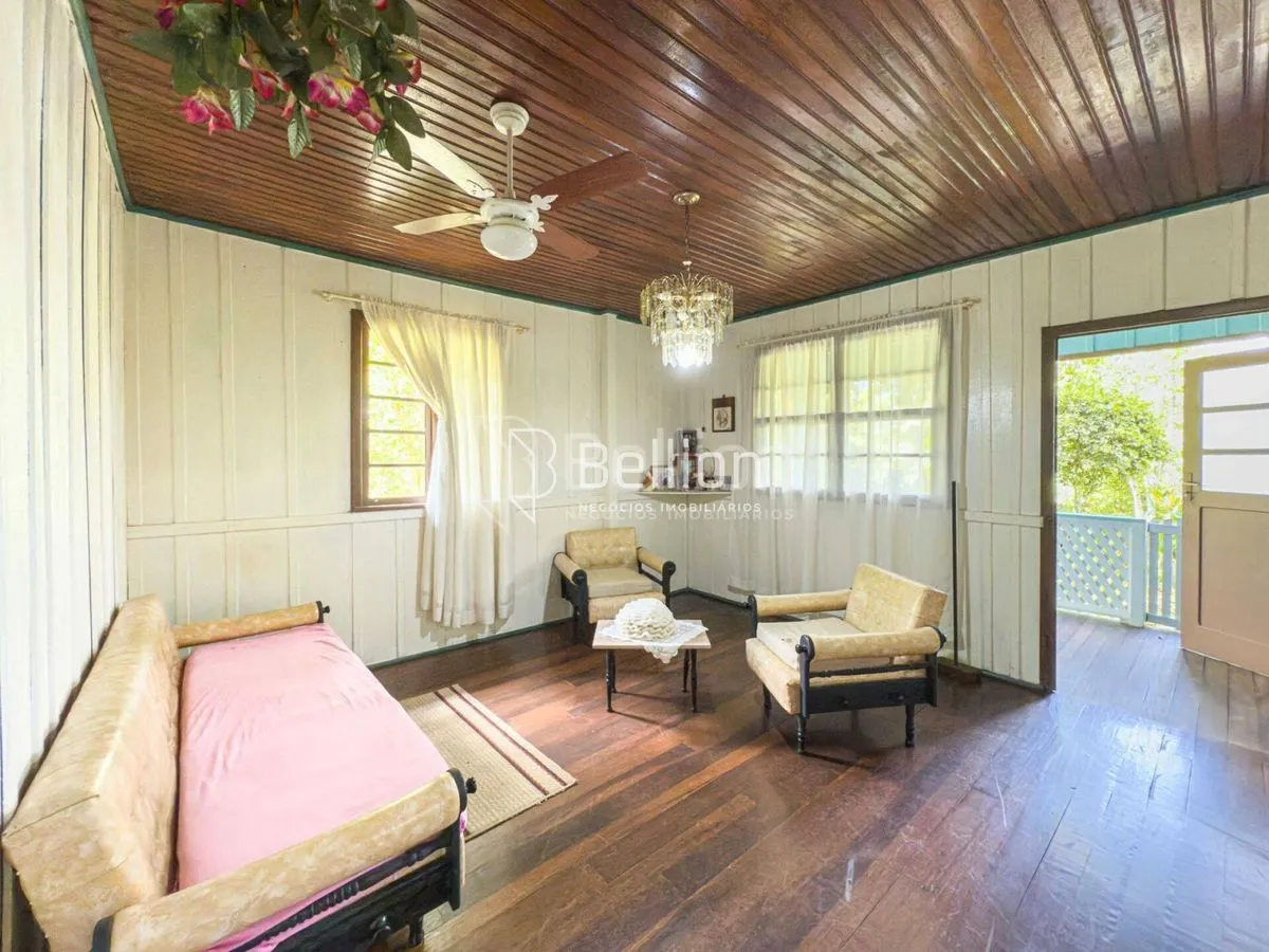 Imagem Sítio com casa em madeira de lei e riqueza em água em Rio dos Cedros