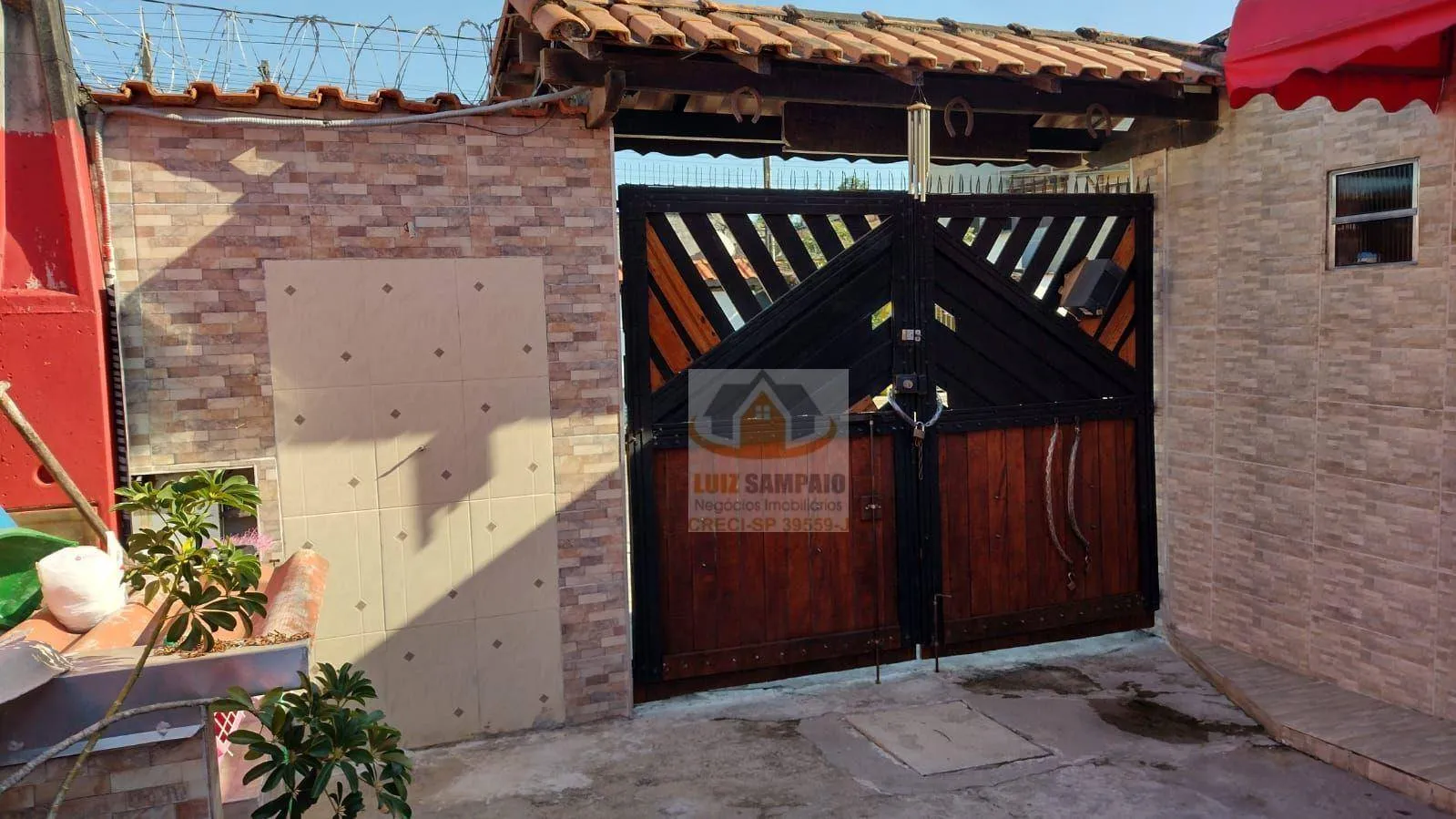 Foto do imóvel Oportunidade, Casa 3 Dormitórios (1 Suite), Laranjeiras, R$ 310.000,00