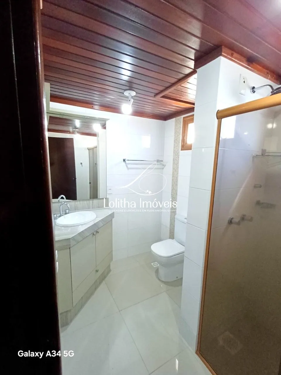 Imagem CASA À VENDA COM 5 QUARTOS NO BAIRRO ABRAÃO - FLORIANÓPOLIS/SC.