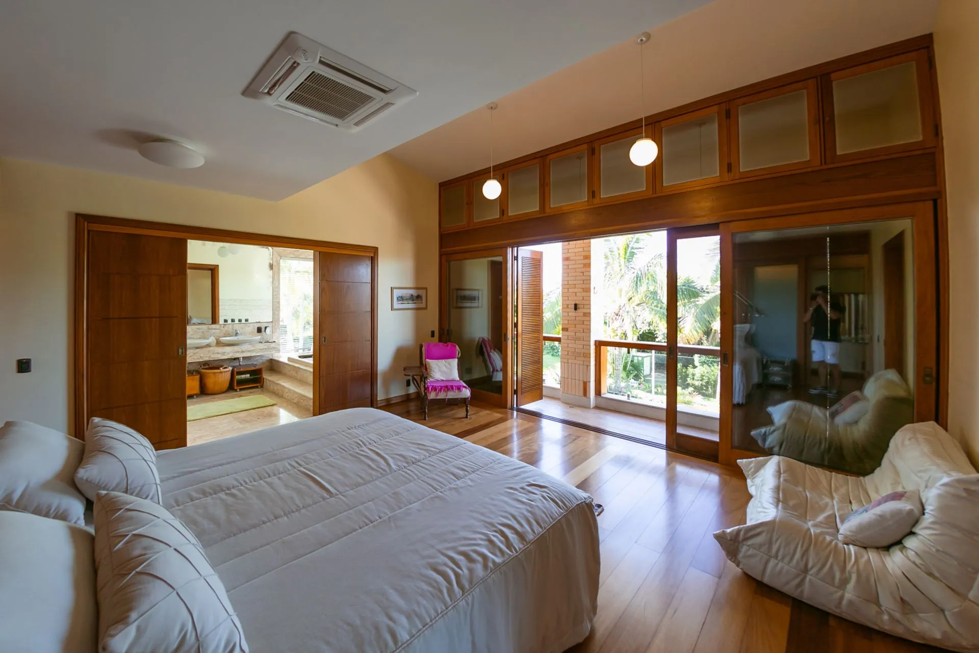 Imagem Casa para Locação Anual em Jurerê Internacional com vista para Praia