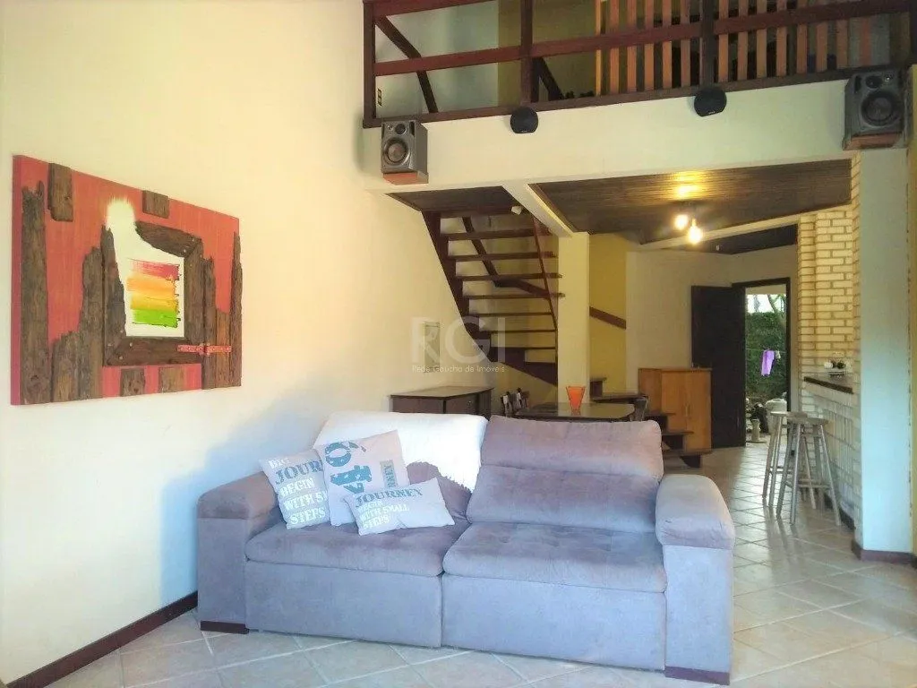 Imagem Casa para Venda - 219m², 3 dormitórios, sendo 1 suites, 4 vagas - Menino Deus