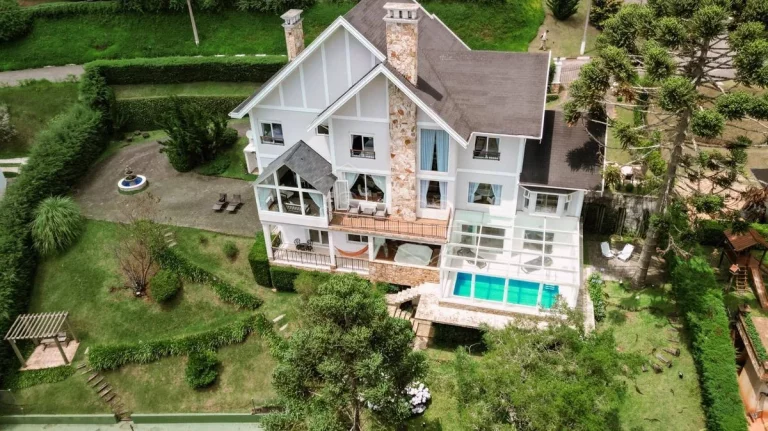 Foto do imóvel Charme e Sofisticação em Uma Residência Única