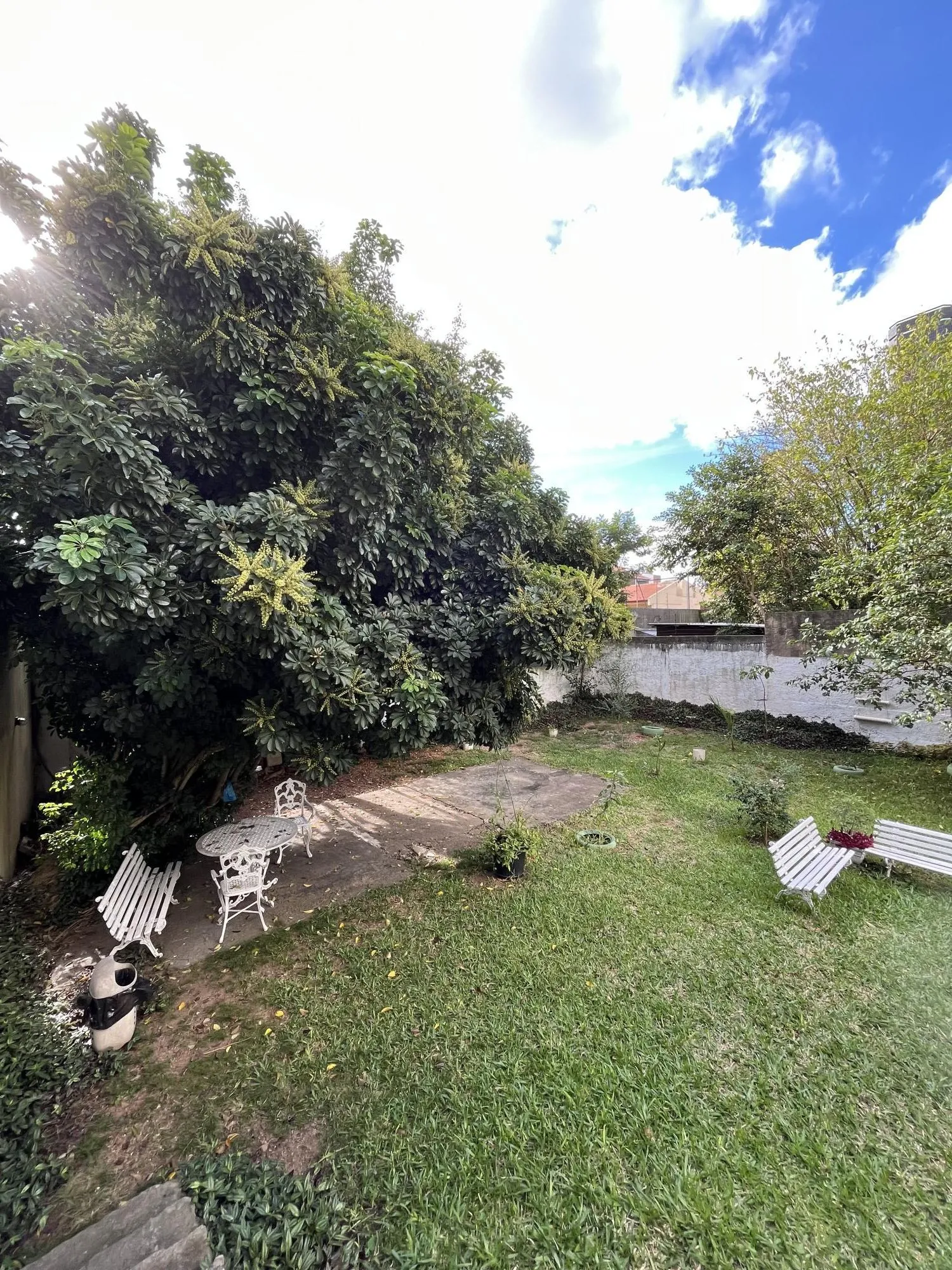 Imagem Apartamento de 3 quartos, suíte e 2 vagas de garagem no bairro Santana em POA