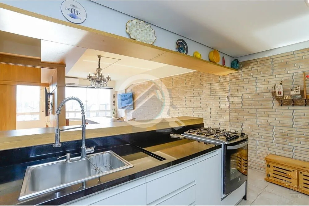 Imagem Apartamento Reformado à Venda no Centro de Rio Grande do Sul Descubra o charme de um apartamento re...