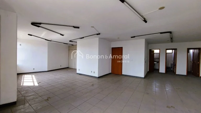 Excelente sala comercial no centro de Valinhos, disponível para venda ou locação.

Localizada no ...