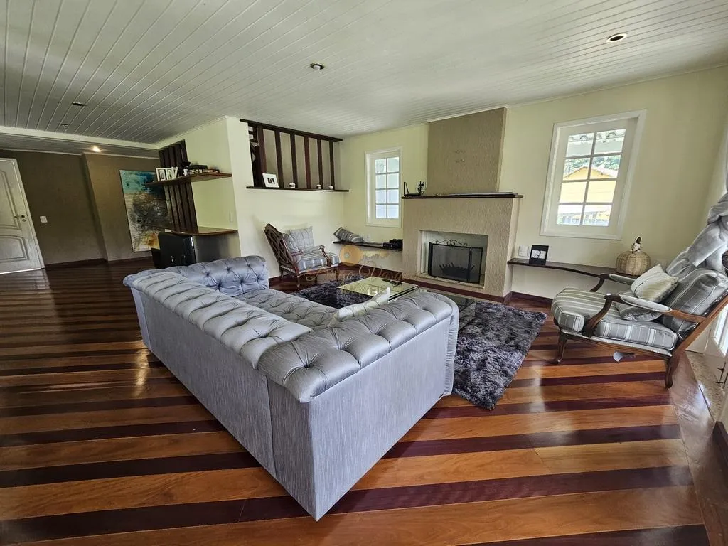 Imagem Casa em Condomínio para Venda em Teresópolis / RJ no bairro Green Valley