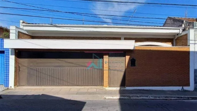 Foto do imóvel Casa com 3 dormitórios à venda - Centro - Cachoeira Paulista/SP