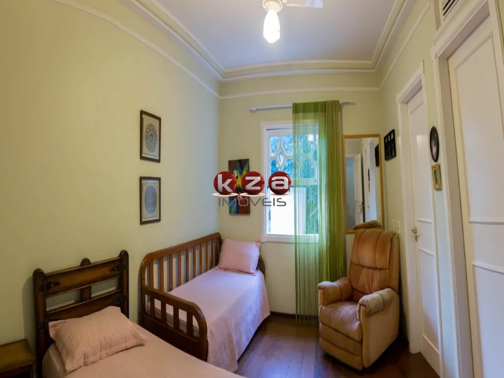 Imagem Espetacular casa de alto padrão em condomínio na Vila Embaré, Valinhos-SP: 5 quartos, 5 suítes, 3 salas, 7 banheiros, 9 vagas, 630m². Venha conferir!