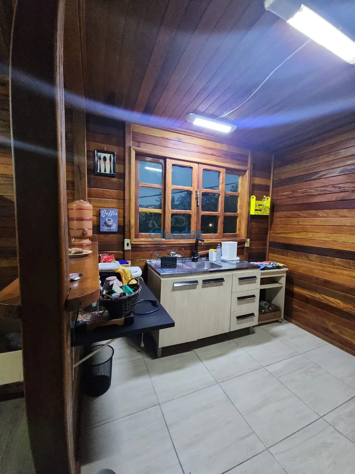 Imagem Casa em Embu das Artes, com 3 casas e 210m² por R$1.050.000 - Embu das Artes.