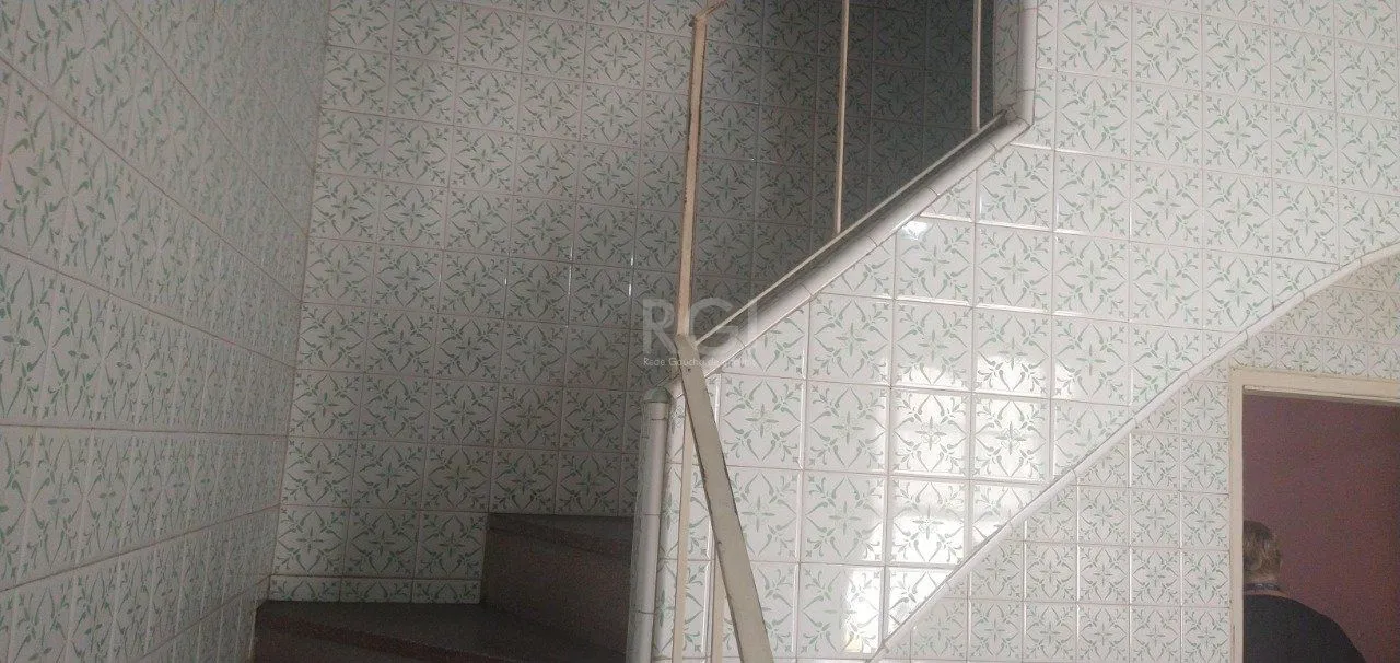 Imagem Casa de 4 dormitórios na Av. Teresópolis bairro Teresópolis