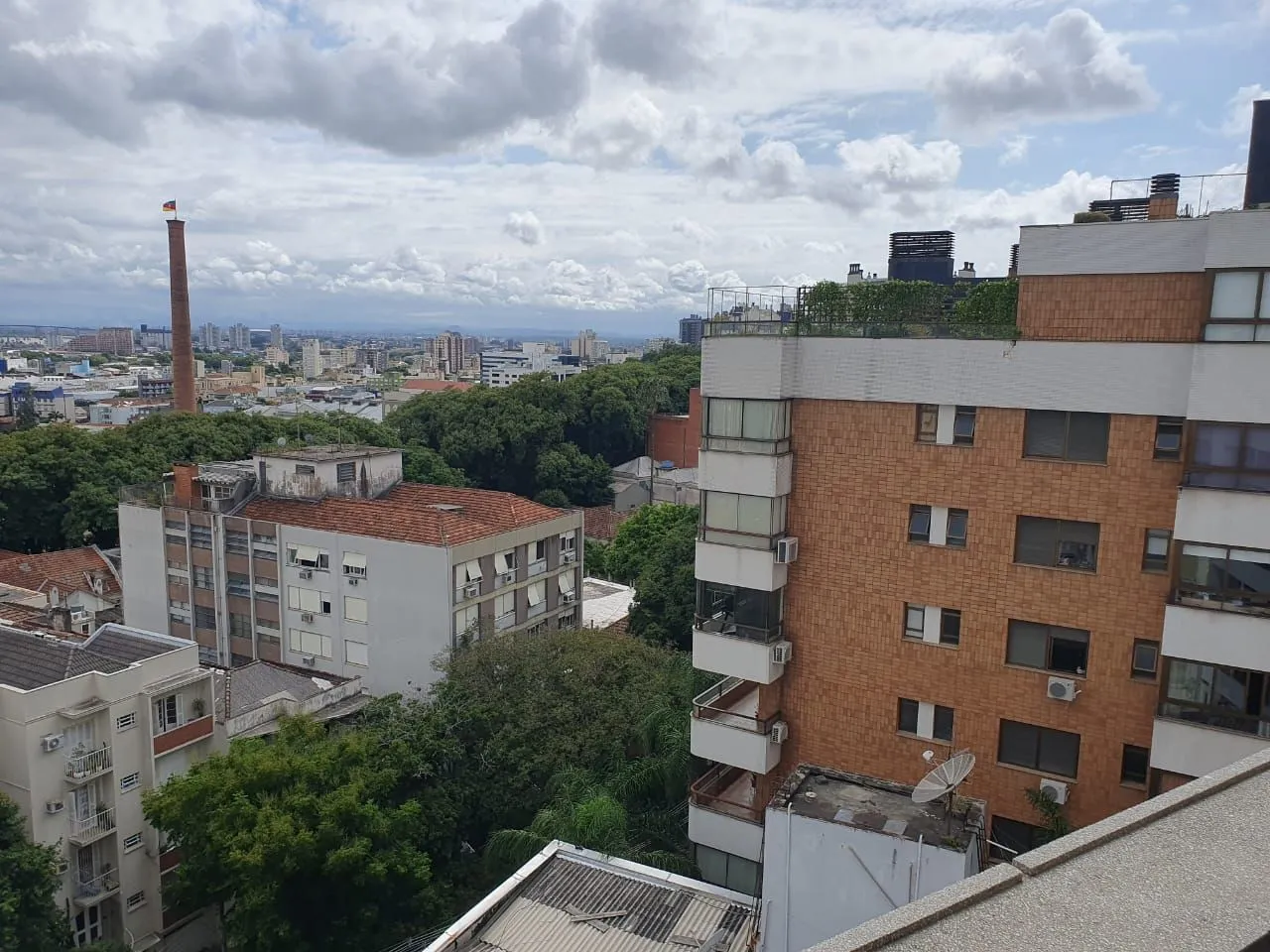 Imagem Apartamento de 3 quartos no bairro Independência em Porto Alegre