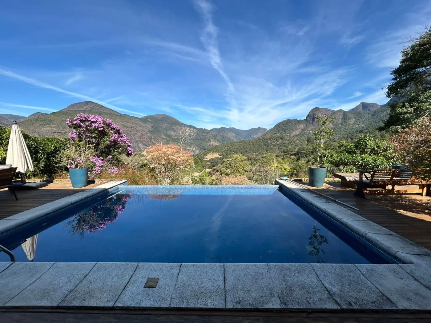 Imagem Casa em Condomínio para Venda em Petrópolis / RJ no bairro Araras