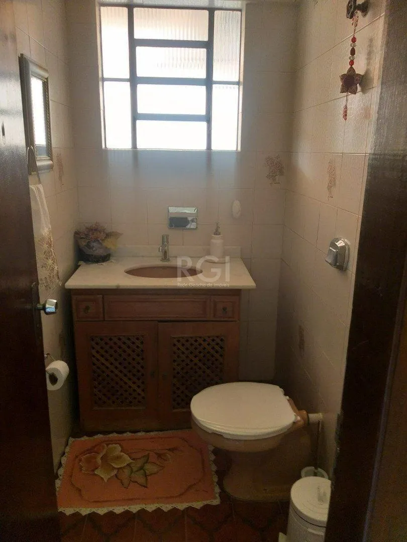 Imagem Casa para Venda - 347m², 5 dormitórios, sendo 2 suites, 2 vagas - Tristeza