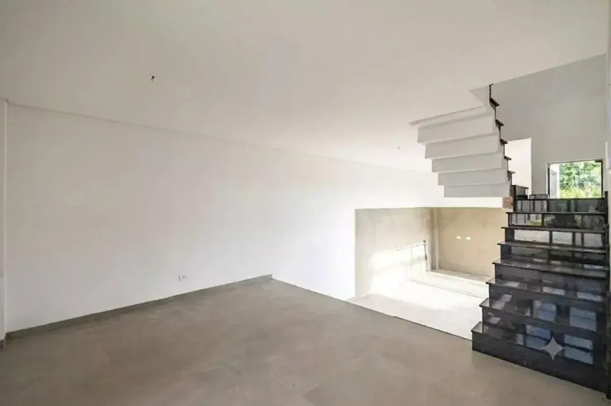 Imagem Sobrado com 3 Quartos à Venda, 130 m² em Pilarzinho - Curitiba