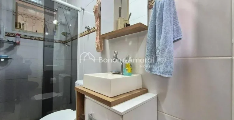 Imagem Localizada na vibrante cidade de Campinas, esta espaçosa casa é uma excelente opção para quem bu...