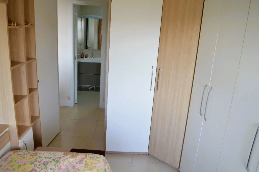 Imagem Impecável apto. 2 dormitórios -1 suíte, semimobiliado com linda vista e próximo ao Catamarã no Centro de Guaiba