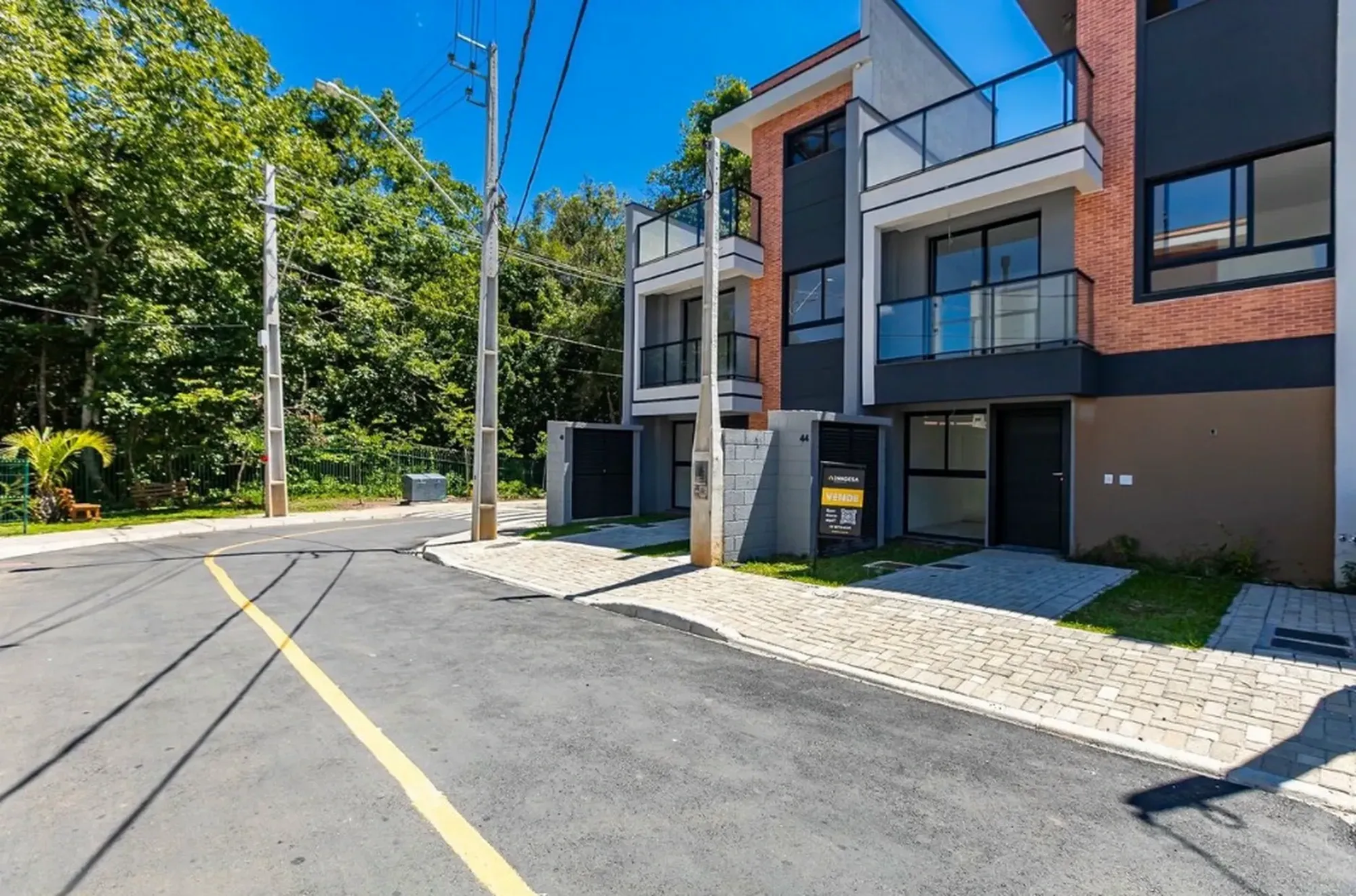 Imagem Casa de Condomínio com 3 Quartos à Venda, 134 m² em Santa Cândida - Curitiba