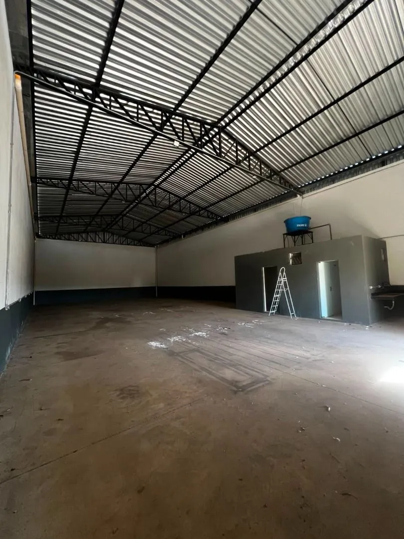 Imagem Galpão para alugar, 300 m² por R$ 4.500,00/mês - Planalto - Patos de Minas/MG