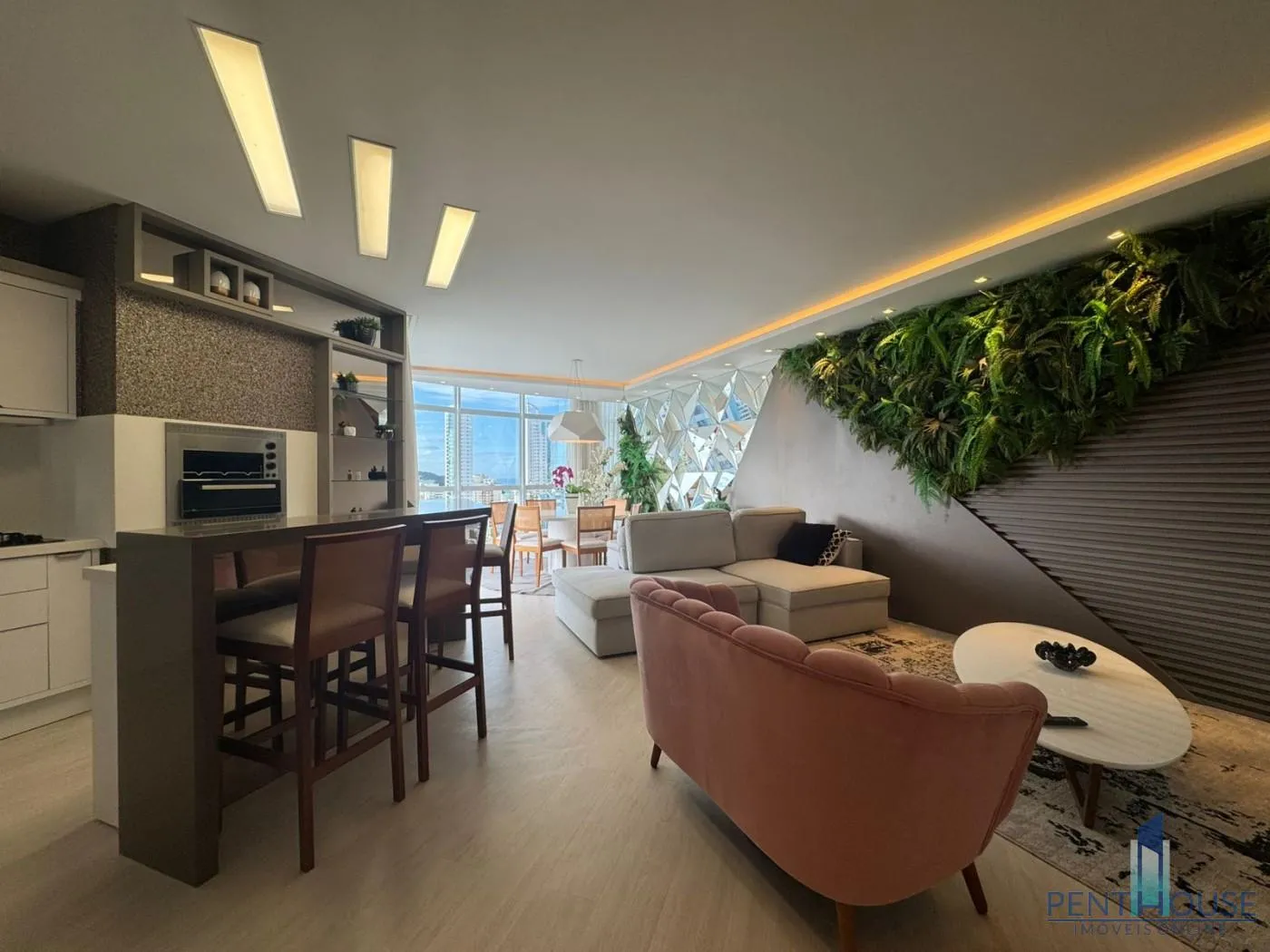 Imagem Apartamento Zona Central para Venda em Balneário Camboriú, CENTRO, 3 dormitórios, 3 suítes, 4 banheiros, 2 vagas