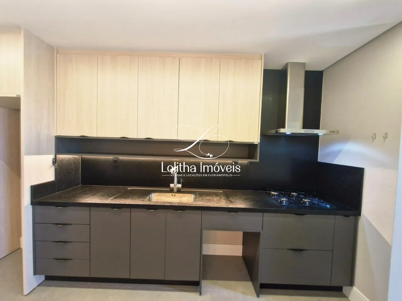 Imagem APARTAMENTO DE LUXO COM 3 SUÍTES, SEMI MOBILIADO À VENDA NO KOBRASOL - SÃO JOSÉ/SC.
