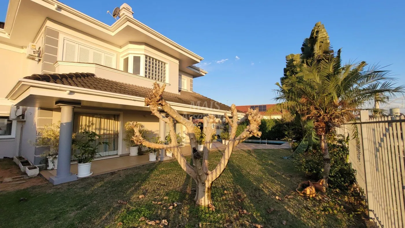 Imagem Excelente Casa de esquina para Venda com 389 m² em São Leopoldo