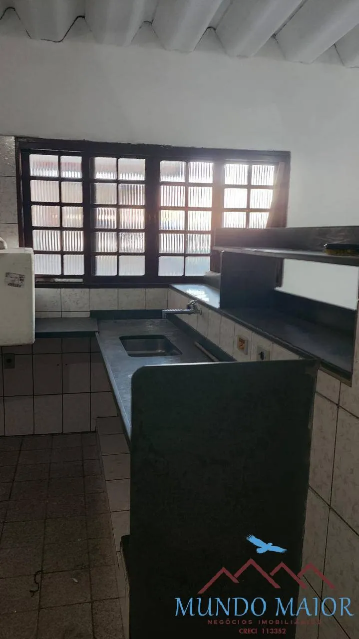 Imagem Assobradada Confortável 230m² em Bairro Simples e Prático!