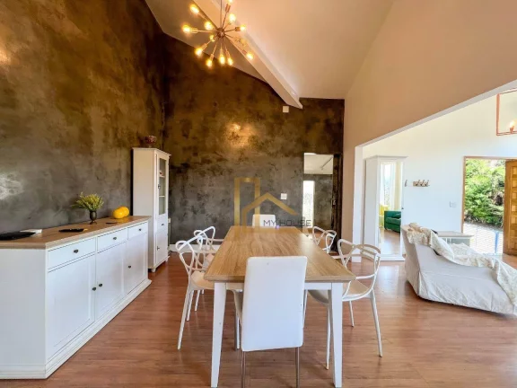 Imagem Casa Linear com 3 quartos com terreno plano e lazer privativo.