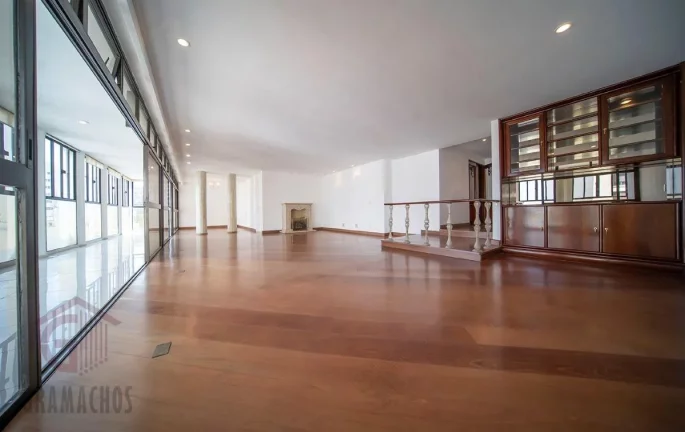 Imagem Apartamento para Alugar | 3 suítes e 3 vagas no Paraíso