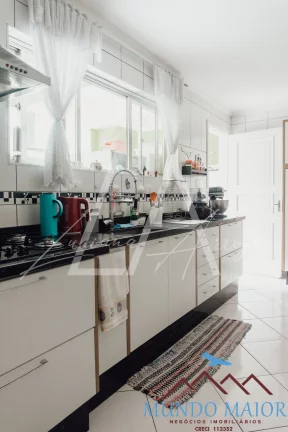 Imagem Casa com 3 Quartos e 4 banheiros à Venda, 190 m por R$ 750.000