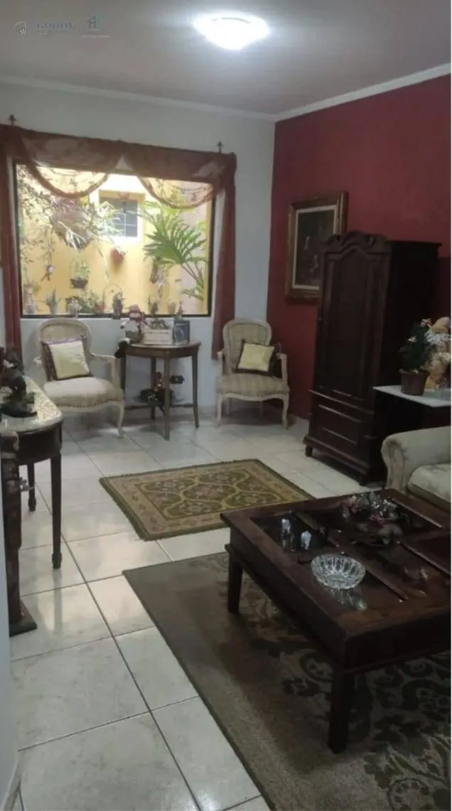 Imagem Sobrado com 4 Dormitórios, Suítes com Closet e Piscina.