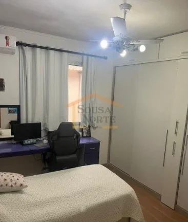 Imagem Sobrado em excelente estado, com 3 dormitórios (todos com armários, ar-condicionado e ventiladores...