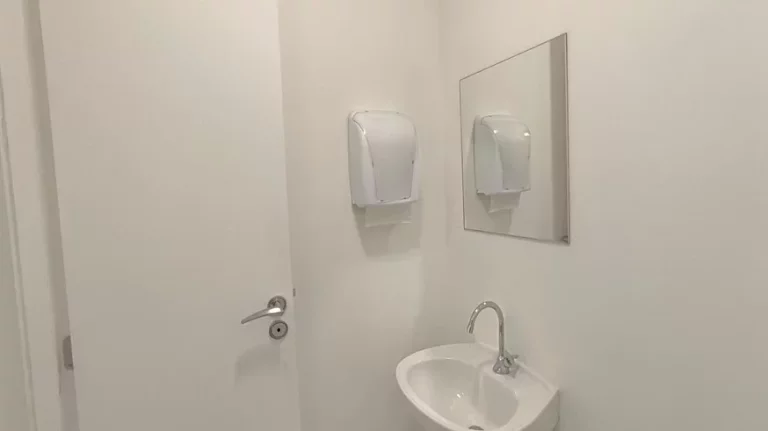 Imagem SALA COMERCIAL DE 53M² PARA LOCAÇÃO, COM 2 BANHEIROS, 1 VAGA - ED. GOLDEN OFFICE - EM JUNDIAÍ SP