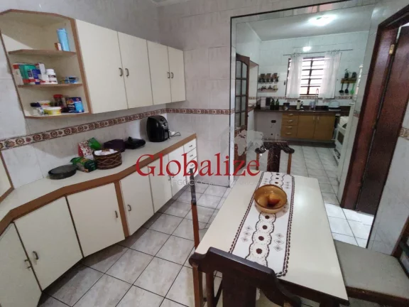 Imagem Casa Duplex com 4 suítes e uma delas com hidro-massagem, Piscina, Churrasqueira, Salão de Festas no Campo Grande em Santos (SP) por R$.1.500.000,00 !