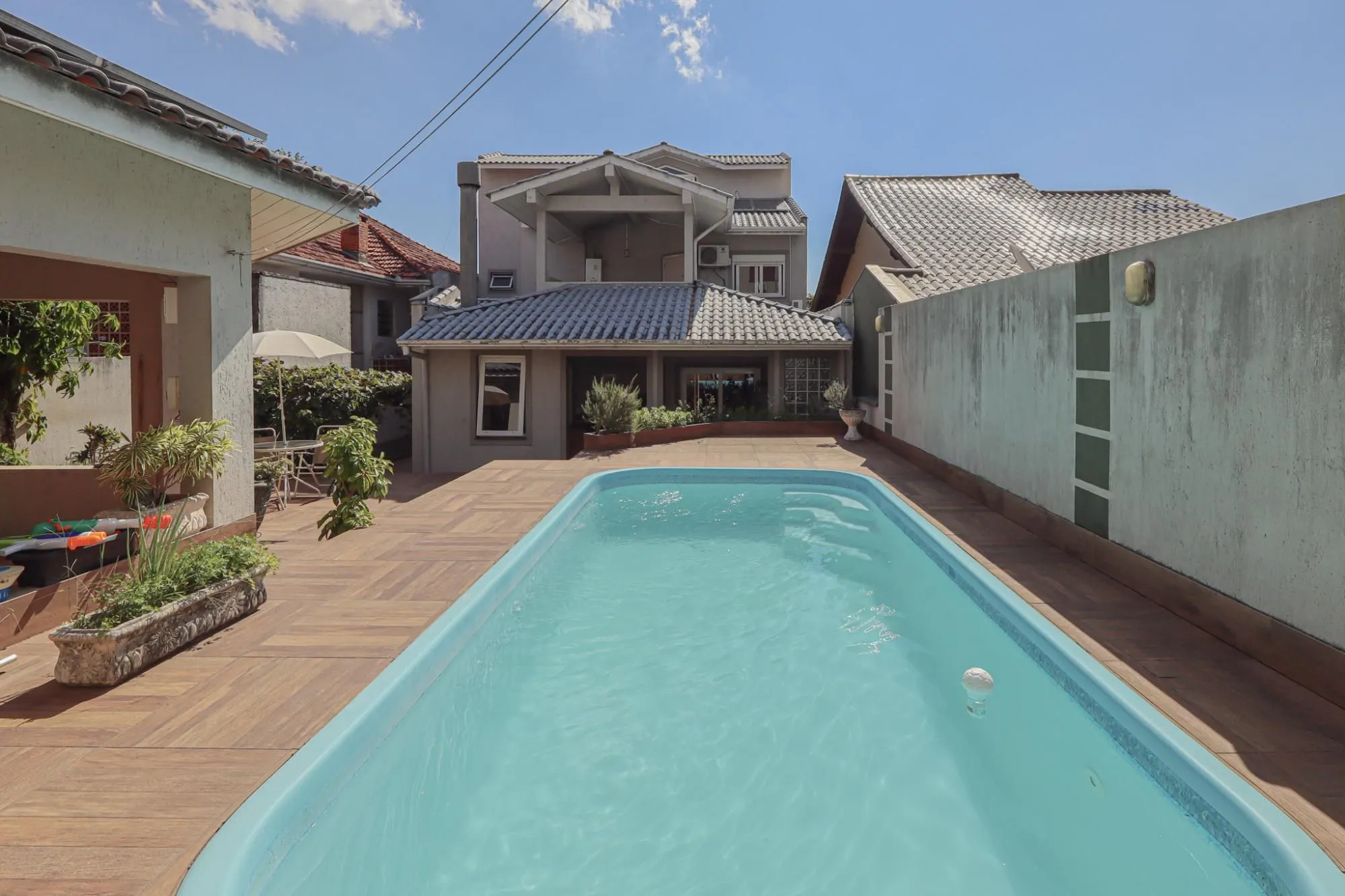 Imagem Residência de luxo ! Impecável.. 04 dormitórios , piscina / estuda dação