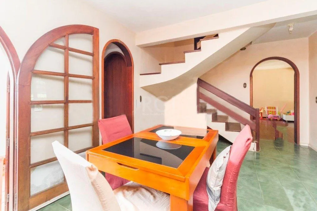 Imagem Casa para Venda - 279.1m², 4 dormitórios, sendo 1 suites, 5 vagas - Vila Nova