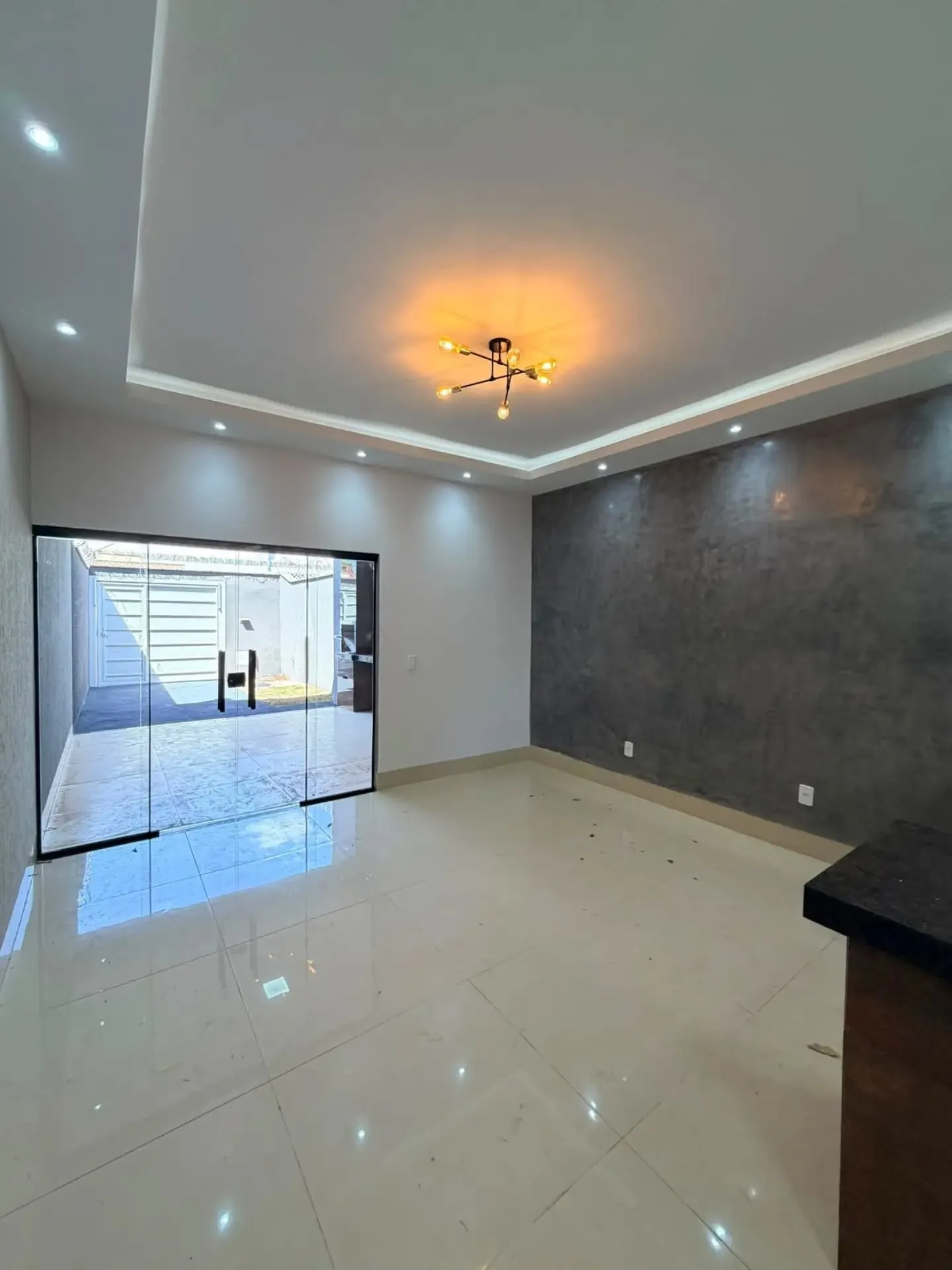 Imagem Casa 2/4 C Suite No Setor Barcelos Em Trindade