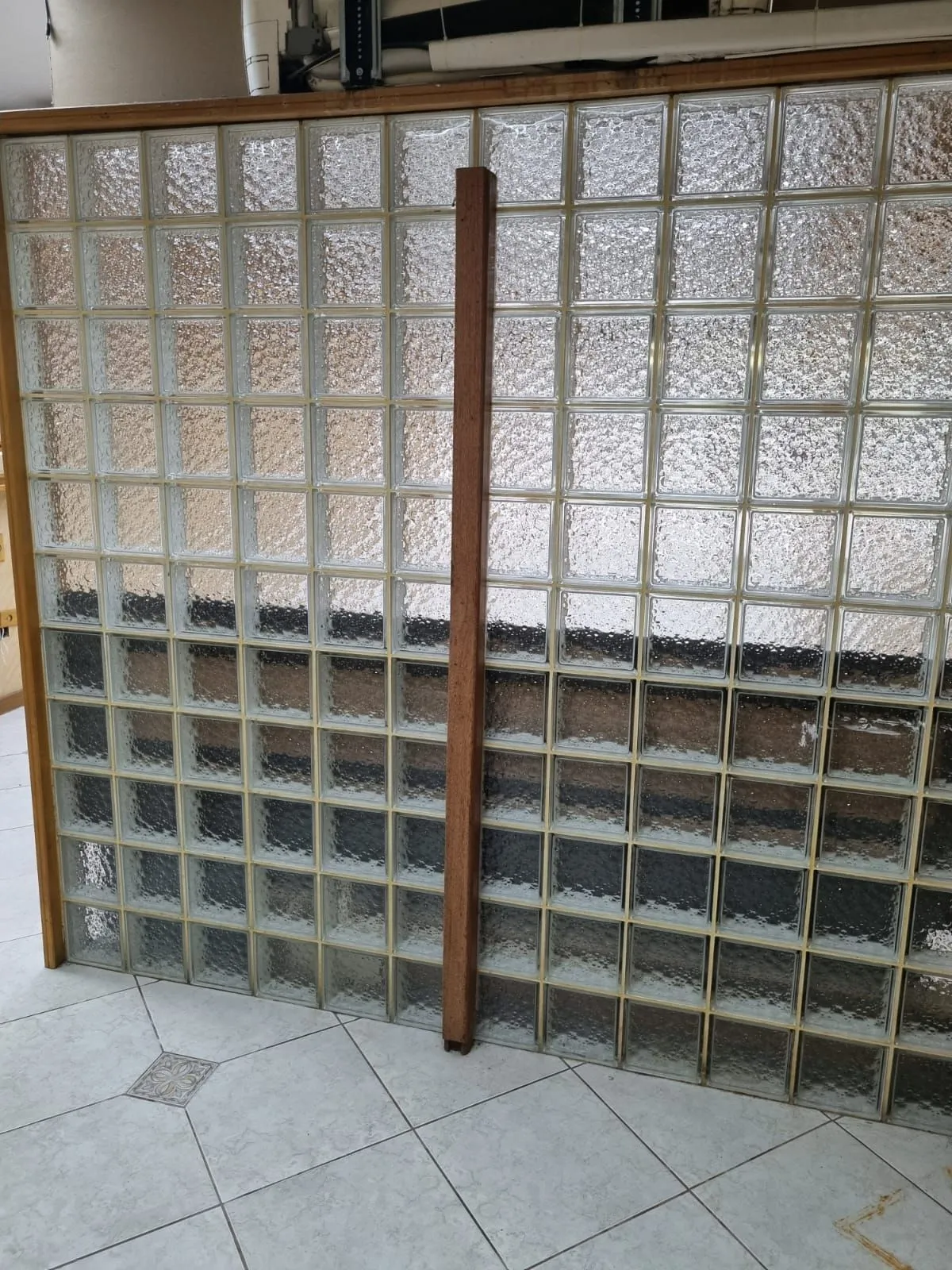 Imagem Loja Térrea de Frente à Venda no Centro Histórico de Porto Alegre
