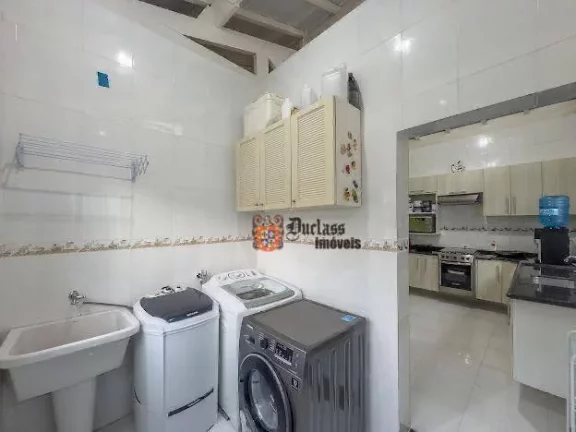 Imagem Chácara com 5 dormitórios à venda, 2000 m² por R$ 1.100.000,00 - Nova Suiça II - Valinhos/SP