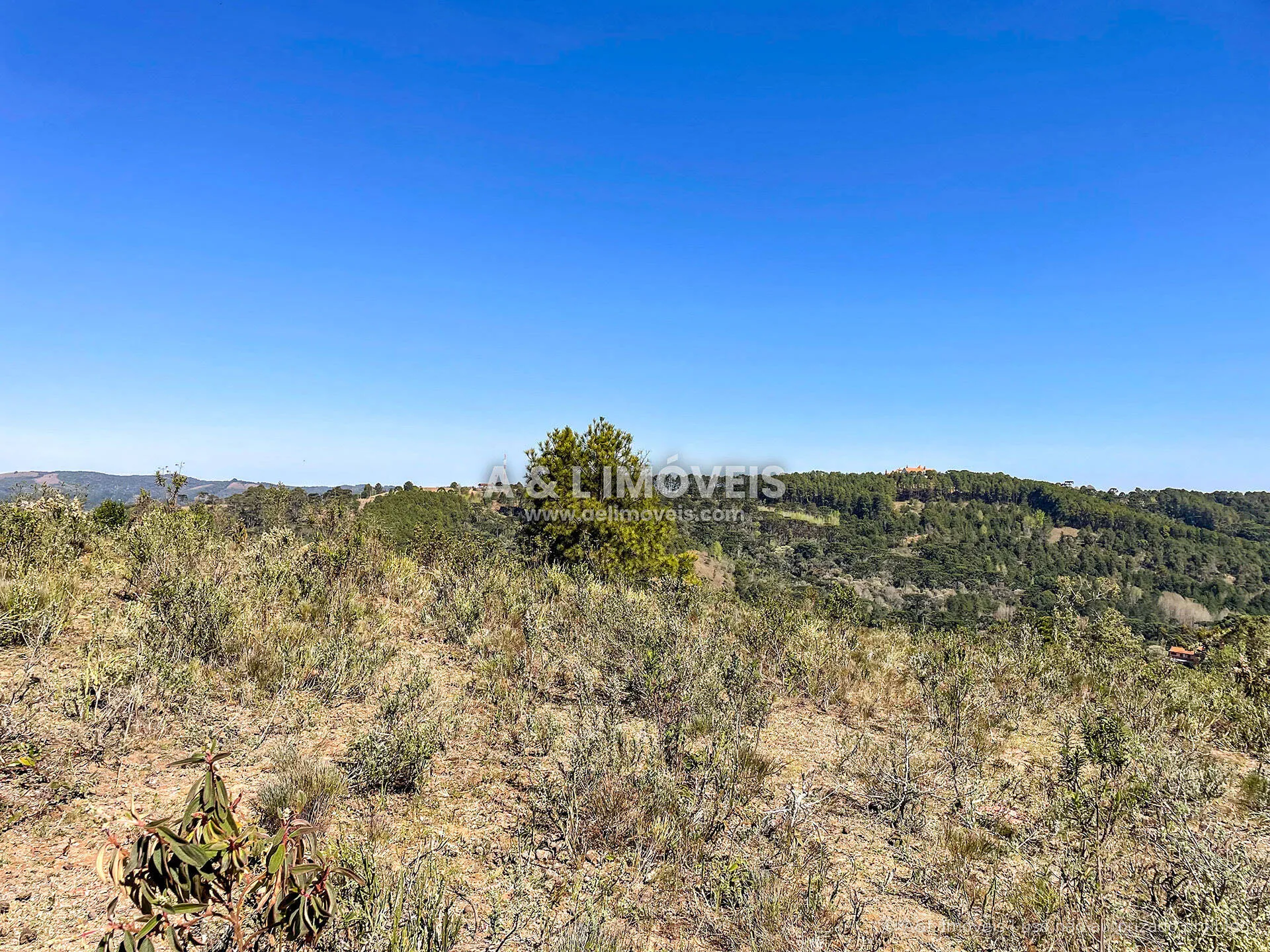 Imagem Terreno 5.268,00 m² à venda em Campos do Jordão | ZR3 | Alto da Boa Vista