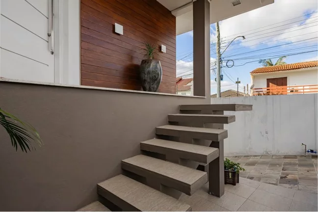 Imagem Casa para venda no bairro Vila Ipiranga em Porto Alegre