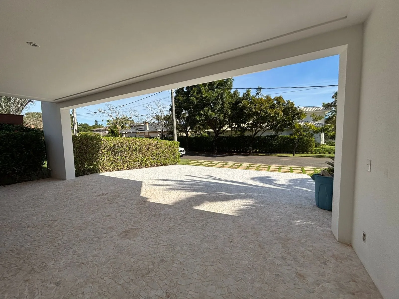 Imagem Casa de alto padrão à venda no Lago Azul Golf Club, com 4 suítes, piscina aquecida e 640 m² construídos